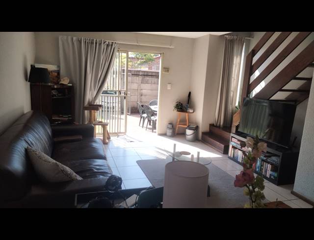 2 BEDROOM TOWNHOUSE FOR SALE IN BELLAIRS PARK